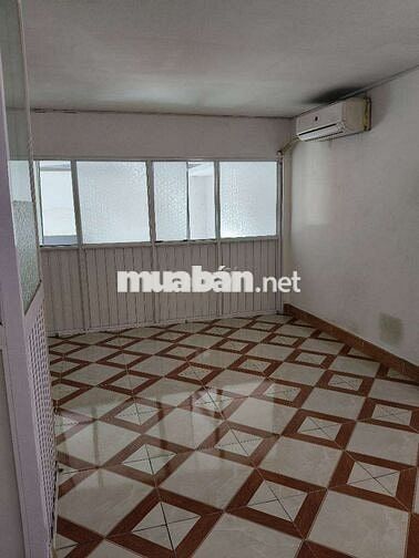 NHÀ ĐẸP – HẺM THẲNG RA GALAXY NGUYỄN VĂN QUÁ
DT 43m² – GIÁ 3.5 TỶ