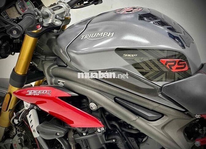 TRIUMPH SPEED TRIPLE 1050 R 2016 ĐẸP.