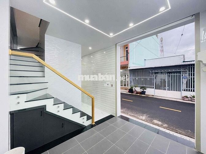 Nhà mặt tiền 3 lầu vừa ở vừa kinh doanh cách võ văn kiệt 100m cần thơ