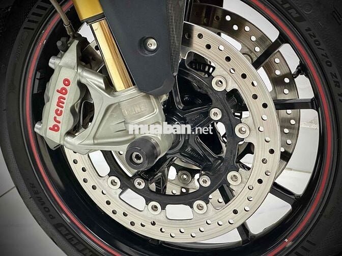 TRIUMPH SPEED TRIPLE 1050 R 2016 ĐẸP.