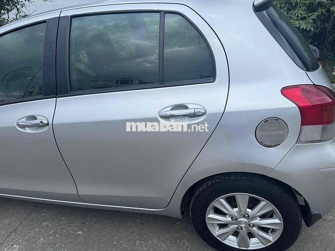 Toyota Yaris Bạc 5 chỗ Số tự động