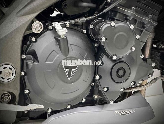 TRIUMPH SPEED TRIPLE 1050 R 2016 ĐẸP.