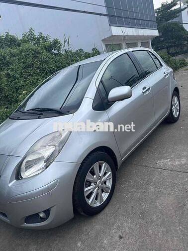 Toyota Yaris Bạc 5 chỗ Số tự động