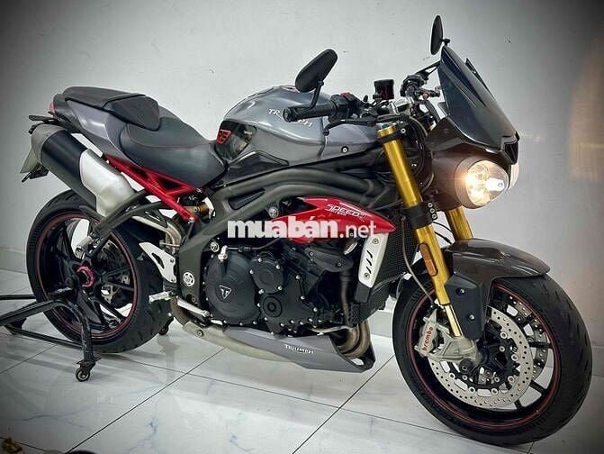 TRIUMPH SPEED TRIPLE 1050 R 2016 ĐẸP.