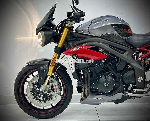TRIUMPH SPEED TRIPLE 1050 R 2016 ĐẸP.