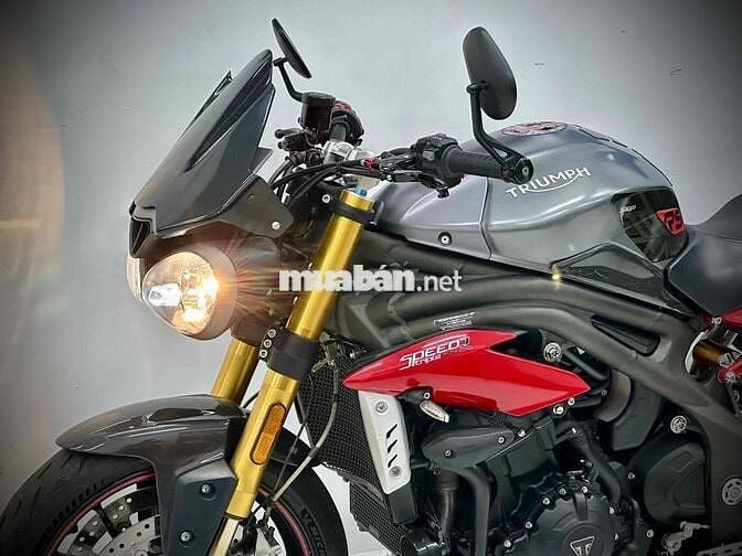 TRIUMPH SPEED TRIPLE 1050 R 2016 ĐẸP.