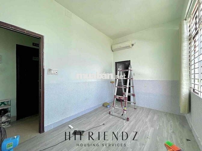 EM CHO THUÊ PHÒNG TRỌ CỬA SỔ TRỜI SIÊU THOÁNG MÁT NGAY HƯƠNG LỘ 2