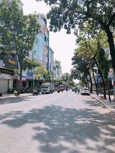 Bán mặt tiền Lý Thái Tổ (DT:4.2x18m nở hậu 5.3m, 4 lầu) P.01 quận 10