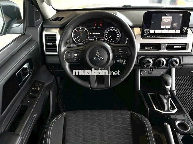 Giá lăn bánh xe Mitsubishi Triton + Ưu đãi mới