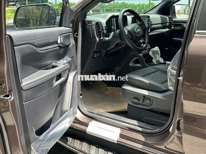 Ford Everest 2025 Titanium 2.0L 4x2 AT