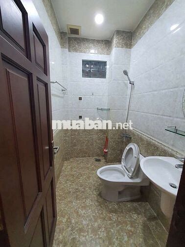 Nhà Mặt Tiền Đường 8m Thông 4x20 3lầu 4pn 5wc phòng thờ