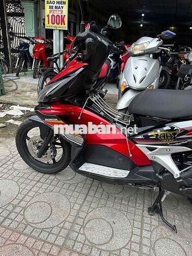 Honda Air Blade Thái FI Đỏ đen ( có bán trả góp)