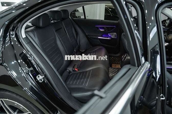 Mercedes C300 AMG All New V1 2022 Black Edition.