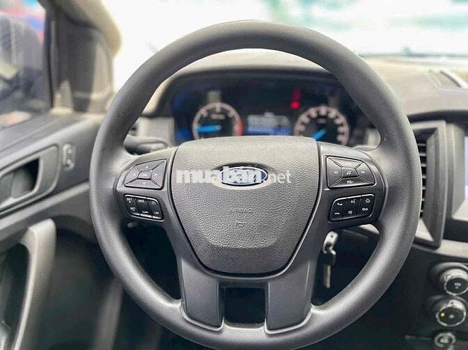 Ford Ranger 2020 XLS 2.2L 4x2 MT. Trả trước 180tr.