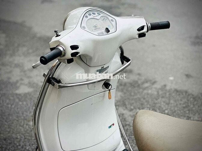 Piaggio Vespa LX 125 Trắng