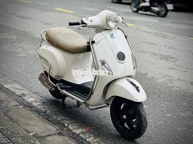 Piaggio Vespa LX 125 Trắng