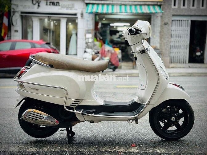 Piaggio Vespa LX 125 Trắng