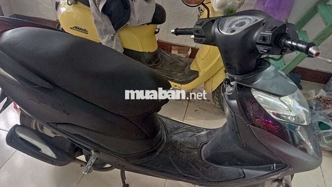 SYM Attila Đen Tự động