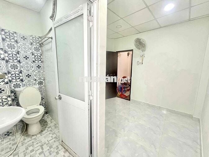 CHO THUÊ CĂN HỘ NGAY CẦU VƯỢT 3/2 QUẬN 10 - WC RIÊNG TRONG PHÒNG