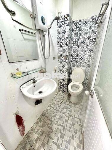 CHO THUÊ CĂN HỘ NGAY CẦU VƯỢT 3/2 QUẬN 10 - WC RIÊNG TRONG PHÒNG