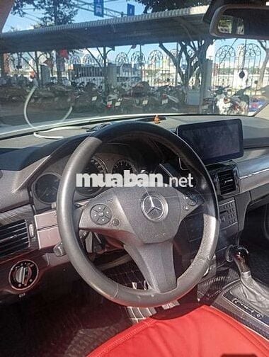 Mercedes-Benz GLK Trắng 5 chỗ