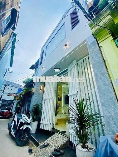 Chính chủ bán nhà đẹp full nội thất ngang 4m dài 13m