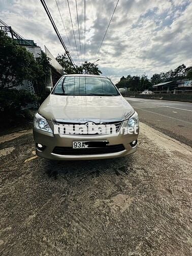 Toyota Innova 2012 2.0E - 012010 km