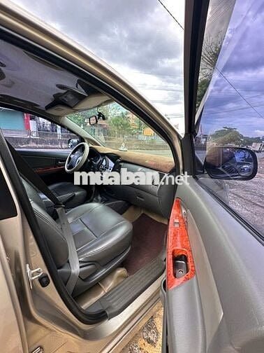 Toyota Innova 2012 2.0E - 012010 km