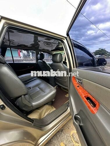 Toyota Innova 2012 2.0E - 012010 km