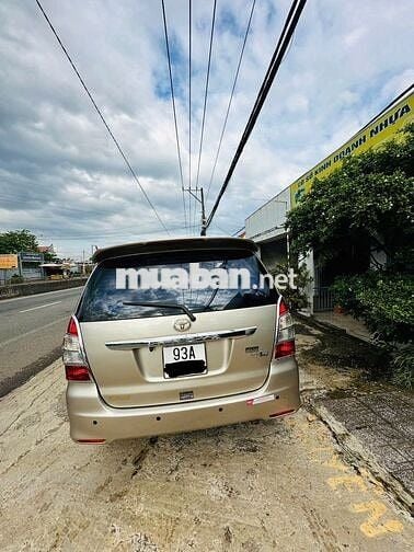 Toyota Innova 2012 2.0E - 012010 km