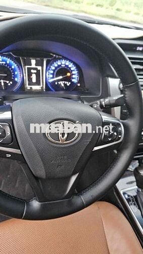 Toyota Camry 2018 2.5Q Vàng cát