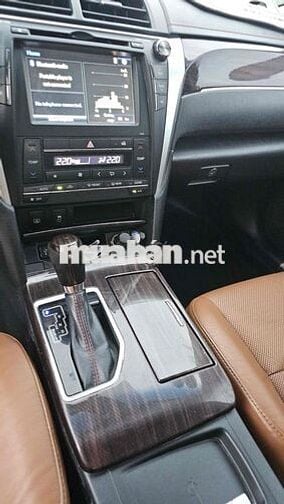 Toyota Camry 2018 2.5Q Vàng cát