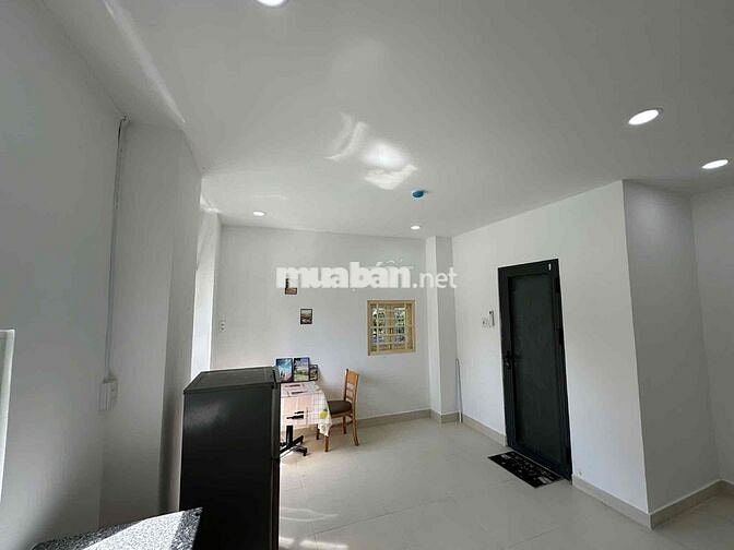 CĂN HỘ DỊCH VỤ FULL NỘI THẤT NGAY ĐH NTT , VĂN LANG