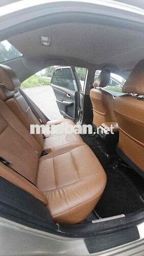 Toyota Camry 2018 2.5Q Vàng cát