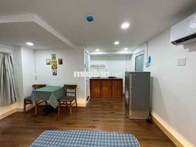 CĂN HỘ DỊCH VỤ FULL NỘI THẤT NGAY ĐH NTT , VĂN LANG