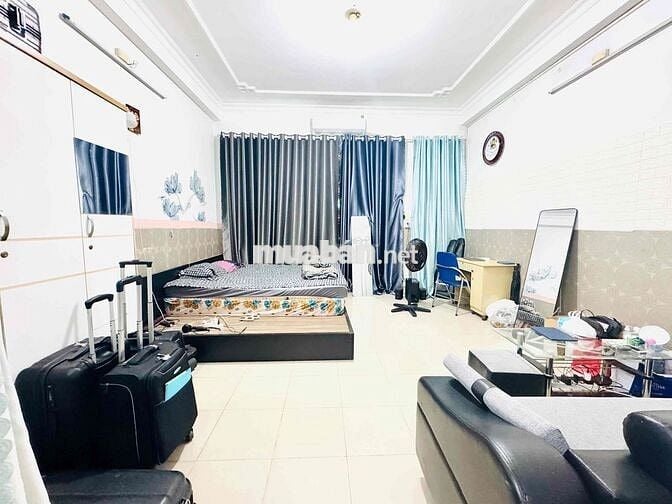 Phòng 50m2, ban công lớn, giá rẻ mặt tiền Bạch Đằng P2 Tân Bình sb TSN