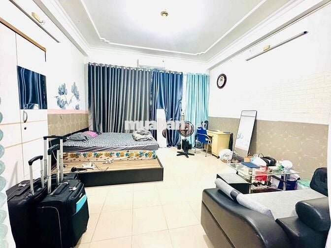 Phòng 50m2, ban công lớn, giá rẻ mặt tiền Bạch Đằng P2 Tân Bình sb TSN