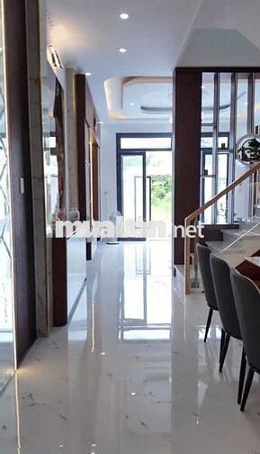 Chủ bán nhà 200m2/2,6x tỷ, hxh quay đầu, shr, một chủ, full nội thất