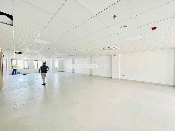 Cho thuê văn phòng tại Láng Hạ 180m2 giá 25t sàn nhà mới keng