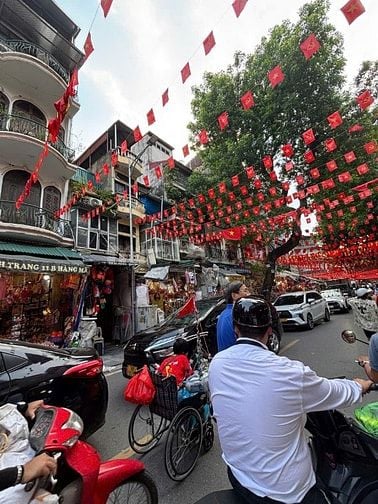 Mặt phố Hàng Mã, 45m2, 4 tầng, mặt tiền đẹp, KD sầm uất, vị trí hiếm