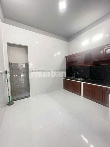 Chính chủ bán Nhà mặt tiền số 104 Lạc Long Quân, P.3, Q.11