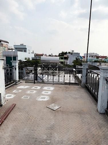 Chính chủ bán Nhà mặt tiền số 104 Lạc Long Quân, P.3, Q.11