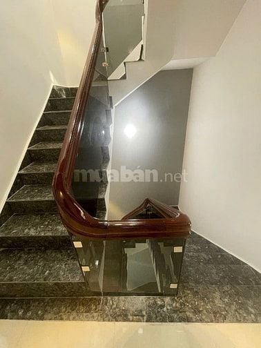 Chính chủ bán Nhà mặt tiền số 104 Lạc Long Quân, P.3, Q.11