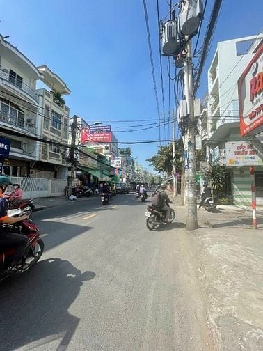 Chính chủ bán Nhà mặt tiền số 104 Lạc Long Quân, P.3, Q.11