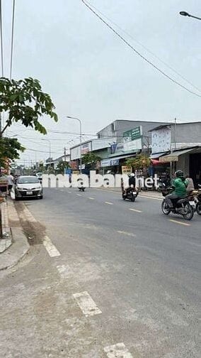 BÁN ĐẤT SỔ ĐỎ RIÊNG. 670M. THÍCH HỢP LÀM VƯỜN, NGHĨ DƯỠNG, TRỒNG RAU .