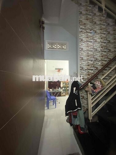 bán nhà nhỏ xinh giá 1.99 tỷ  DT 4x9 trệt lầu hẻm 6m cách đường Huỳnh