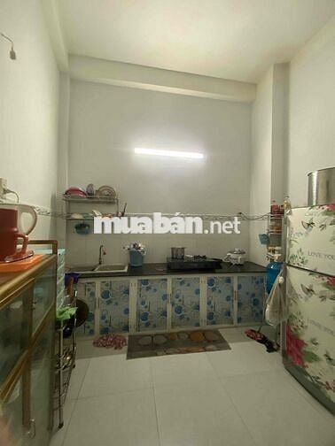 bán nhà nhỏ xinh giá 1.99 tỷ  DT 4x9 trệt lầu hẻm 6m cách đường Huỳnh