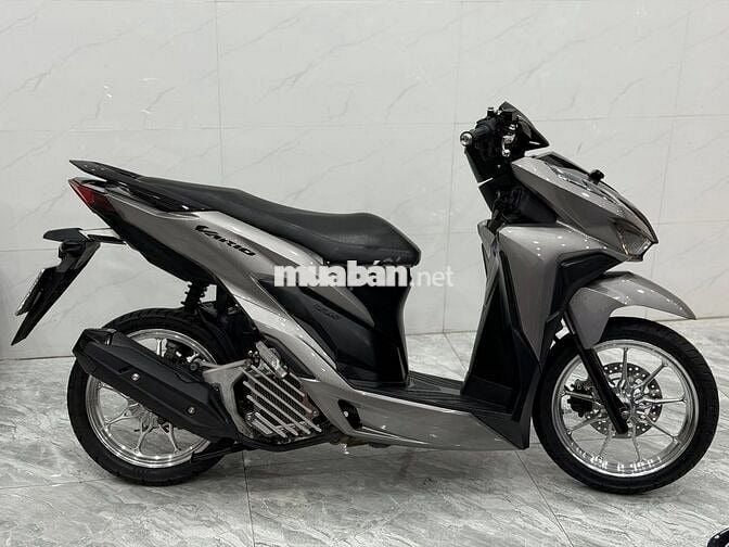 Honda Vario 125 màu Xám