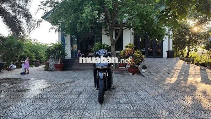 Lên đời 350 nên cần ra đi em SH 150