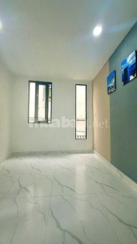 Quận 11 - Bán nhà 3 tầng 2,7 tỷ (2pn - 2wc) Bình Thới